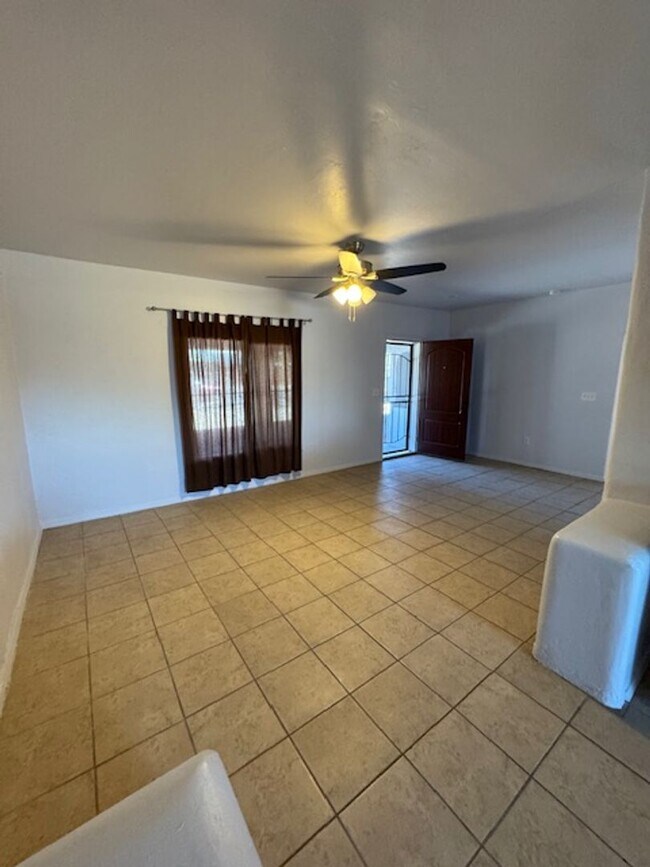 Foto del edificio - South- 3 bedroom/ 1 bathroom single family home