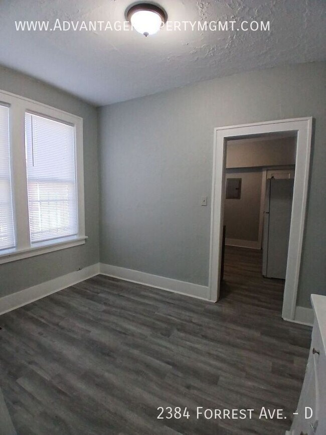 Foto del edificio - 2384 Forrest Ave.-D