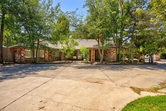 Building Photo - 6325 Glenbrook Ct