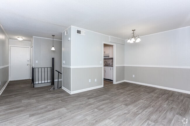 1BR, 1BA - 903 SF - Pembrook Apartments