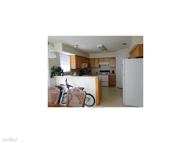 Foto del edificio - 3 br, 2.5 bath Duplex - 3315 Forestwood Dr...
