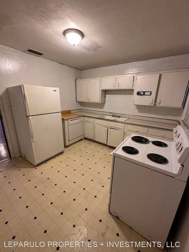 Building Photo - 2 br, 1 bath House - 804 Richmond St.