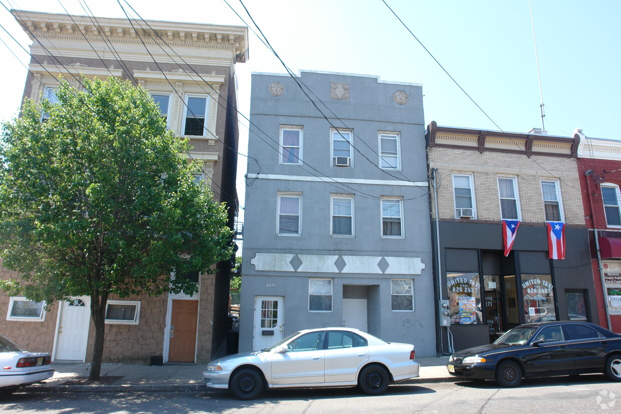 169 Hall Ave, Perth Amboy, NJ 08861 169 Hall Ave Perth Amboy, NJ