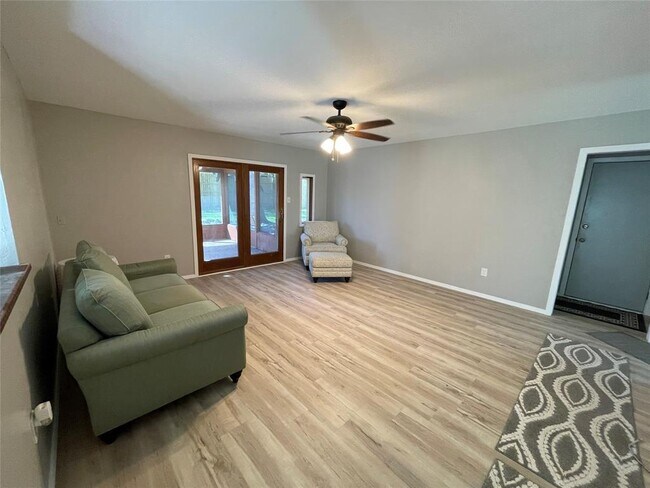 Building Photo - 1902 Casa Grande Dr