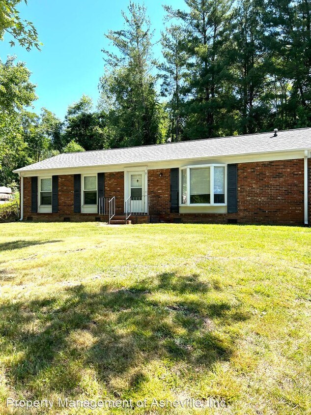 Primary Photo - 3 br, 1.5 bath House - 9 Lynwood Cir