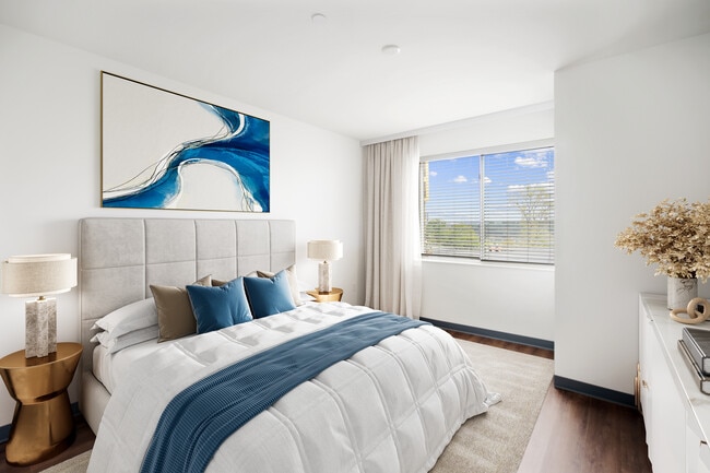 Building Photo - Apex Newbury