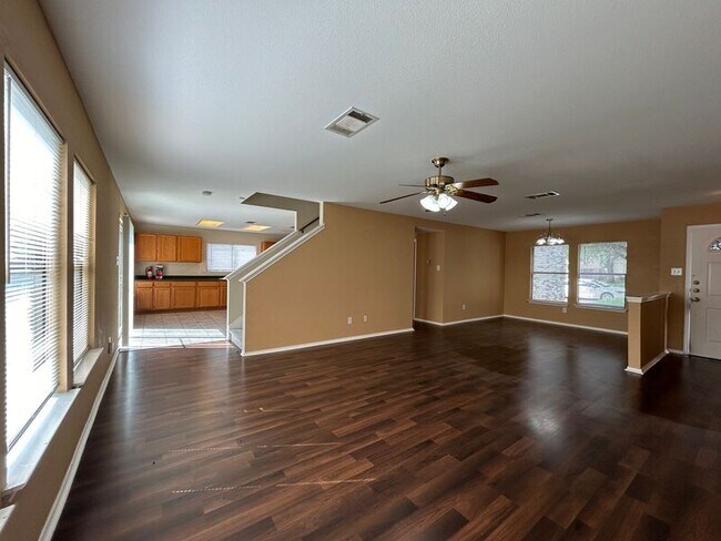 Foto del edificio - 2614 Glen Field Dr