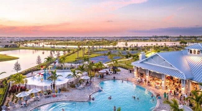 Foto del edificio - 15172 Sunny Day Dr