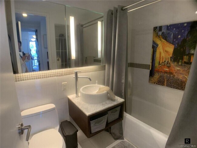 Foto del edificio - 610-620 W 42nd St
