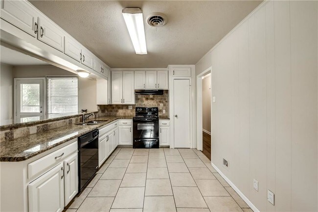 Foto del edificio - 1601 Larkspur Dr