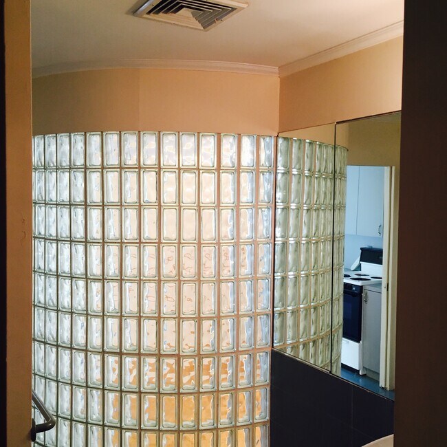Building Photo - 62 Glen Cove Rd