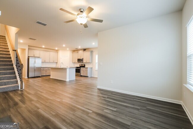 Building Photo - 5825 Hackberry Ln