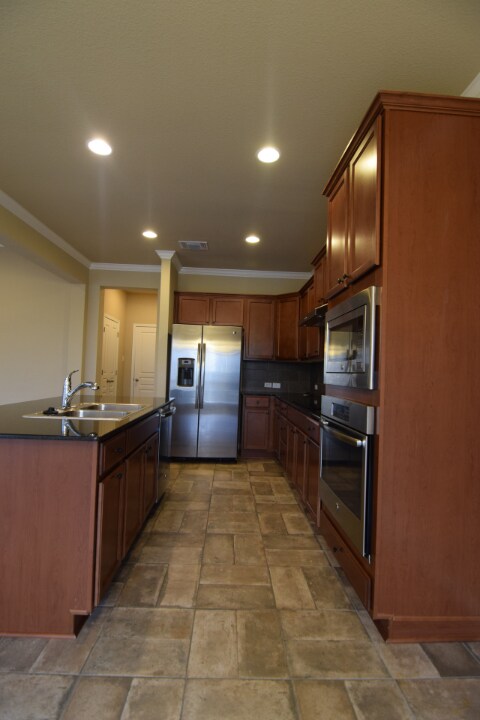 Building Photo - 410 Stonehouse Ln