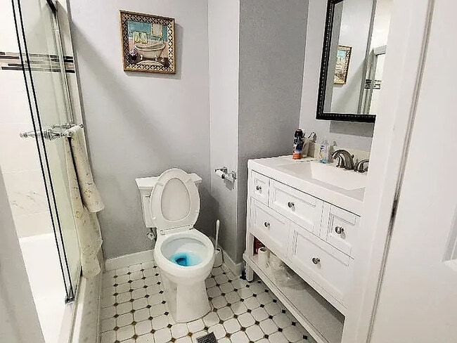 Building Photo - 5980 Cabral Ave