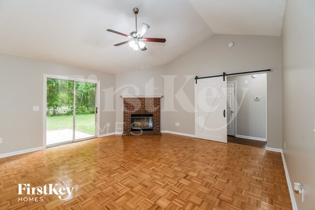 Foto del edificio - 5714 Plum Hollow Dr W