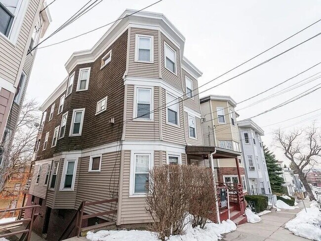 Foto del edificio - 75 Bellingham St