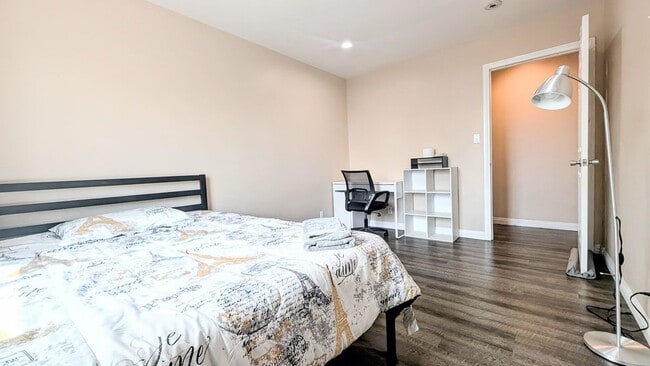 Foto del edificio - 1299 W 37th Dr