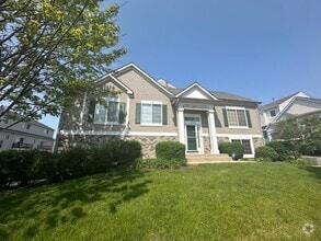 Building Photo - 145 Enclave Cir
