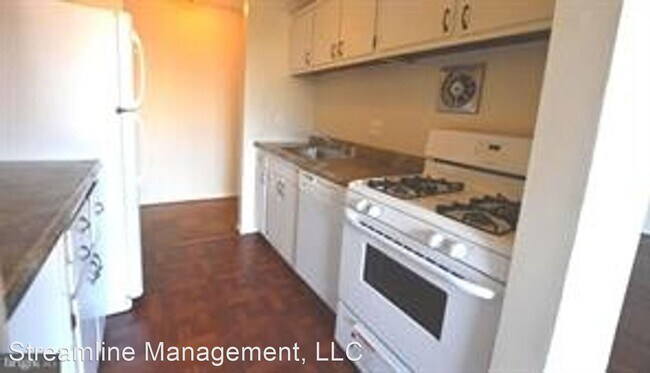 Building Photo - 2 br, 1 bath House - 22 Manor Circle #G3