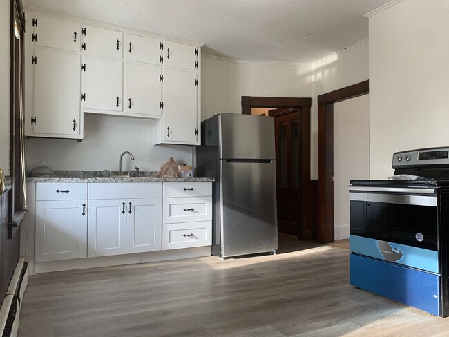 Cocina - 201 Roxbury St
