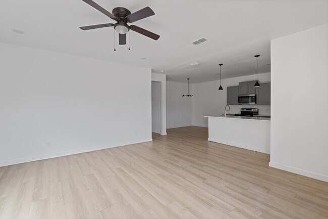 Foto del edificio - 5708 Kemper St