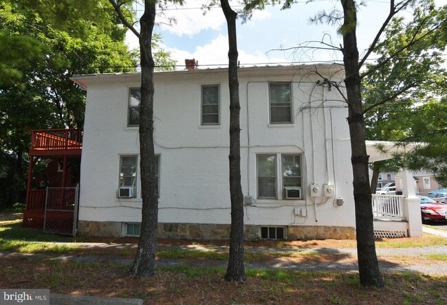 Building Photo - 24 Jackson Ave