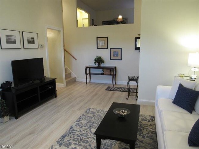 Foto del edificio - 38 Highland Cir