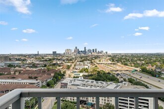 Building Photo - 5925 Almeda Rd