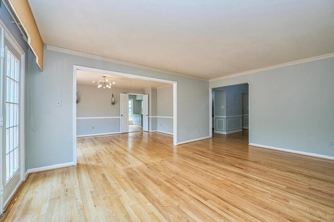 Building Photo - 1221 Carpers Farm Way