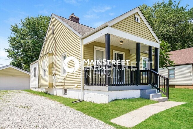 Building Photo - 4 Bedroom Pet-Friendly Home in Louisville, KY with Main Street Renewal