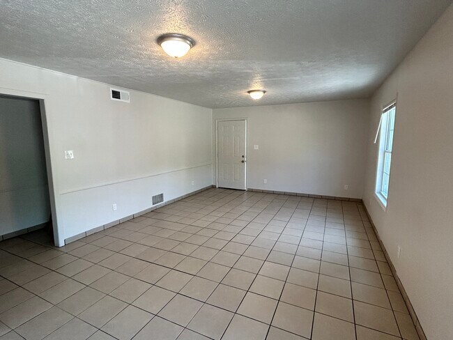 Foto del edificio - 2420 Webster Ct