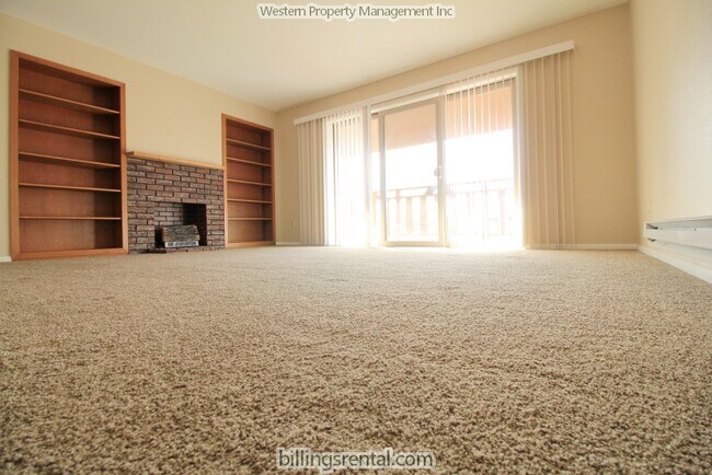 Sala de estar - 2320 Alderson Ave