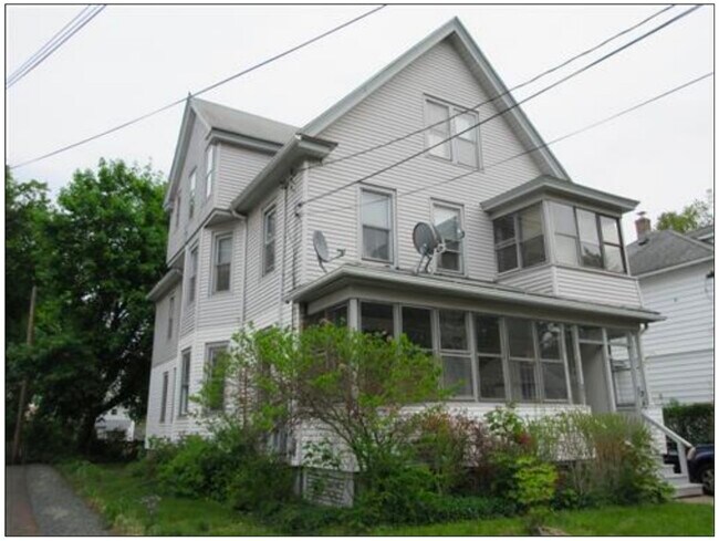 Building Photo - 48 Nesbit Avenue