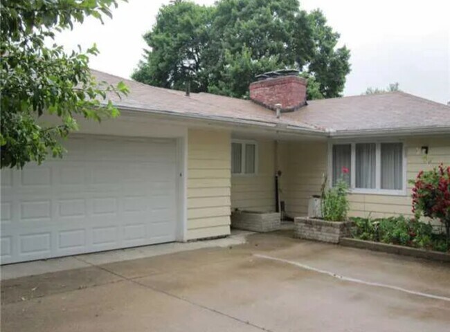 Foto del edificio - 2123 Eileen Rd