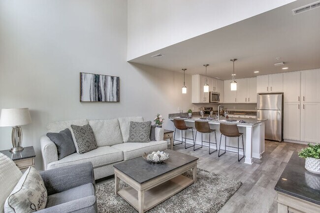 Living Area & Kitchen - 3960 S Lake Dr