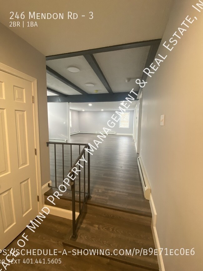 Building Photo - 2 Bed/1 Bath on 2nd Floor for $1600 includ...