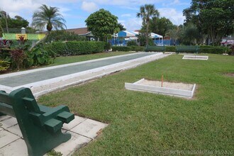 Building Photo - 13817 Royal Palm Ct