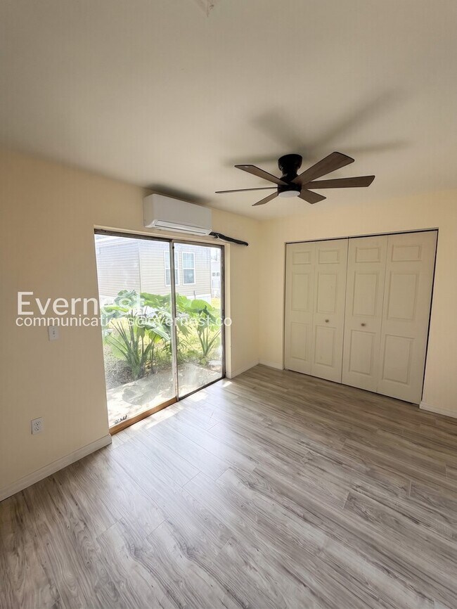 Foto del edificio - 5633 Crissman Dr N