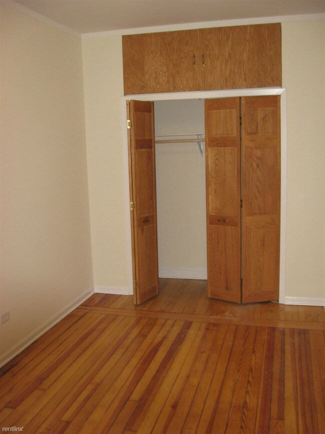 Building Photo - 3863 N Drake Ave