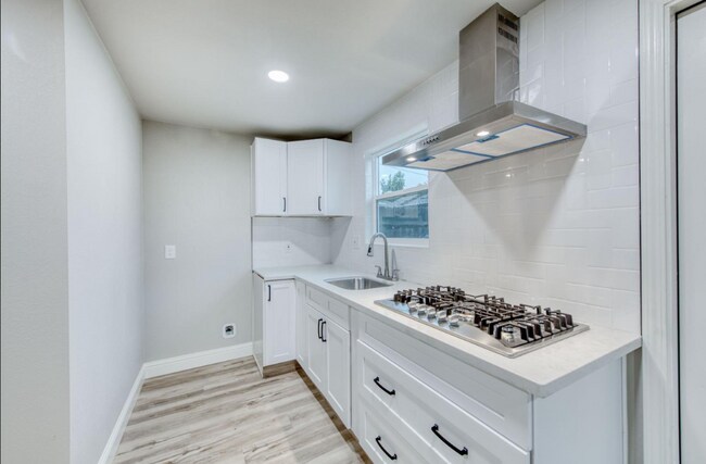 Foto del edificio - 1539 N Safford Ave