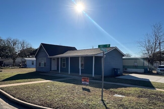 Building Photo - 1205 15th St