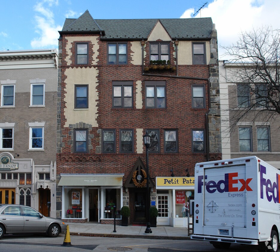 Building Photo - 271-273 Greenwich Ave