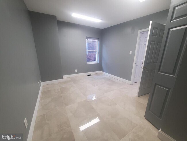 Foto del edificio - 620 Rodman St