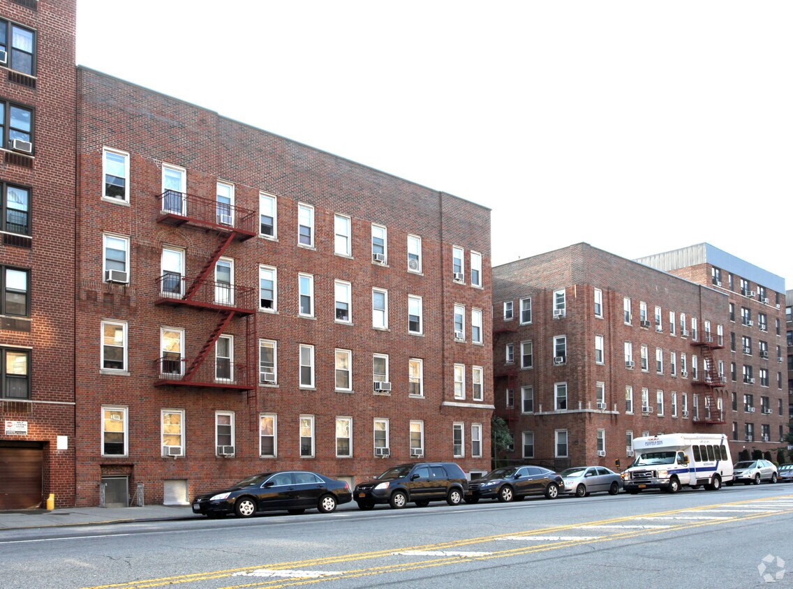 Primary Photo - 2939 Ocean Ave