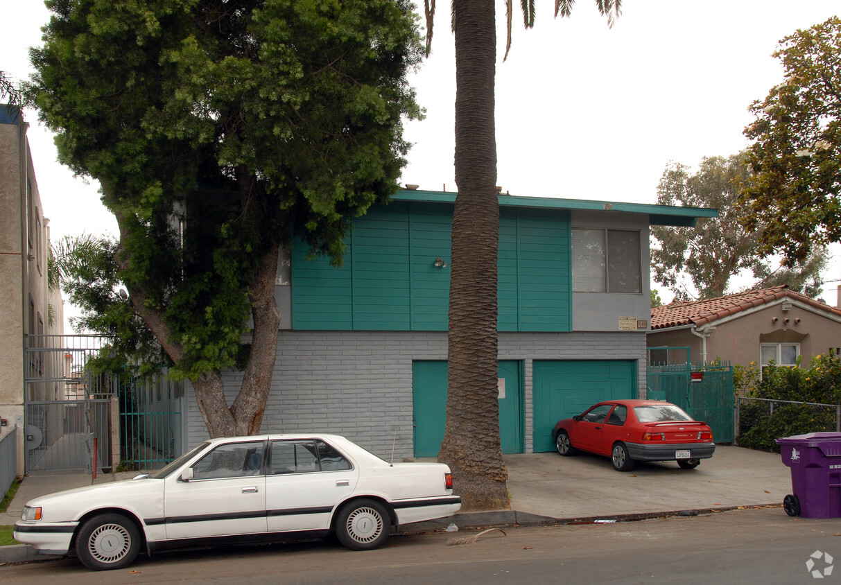 Building Photo - Rose Avenue Apartments