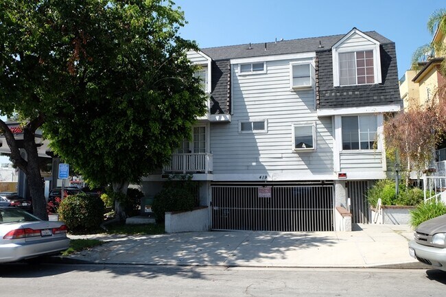 Building Photo - 419 E Tujunga Ave