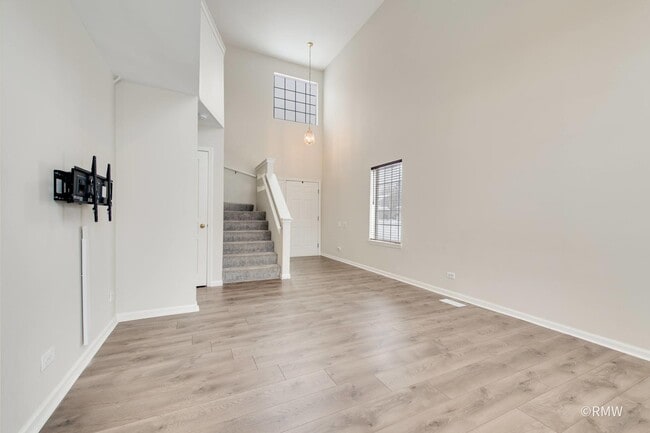 Foto del edificio - 1223 Summersweet Ln