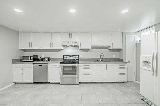 Foto del edificio - Affordable 3BD, 1BA in Edgewater, Walk to ...