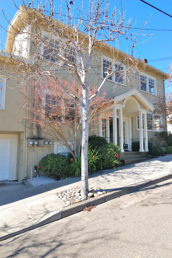 Foto del edificio - 583 Weldon Ave