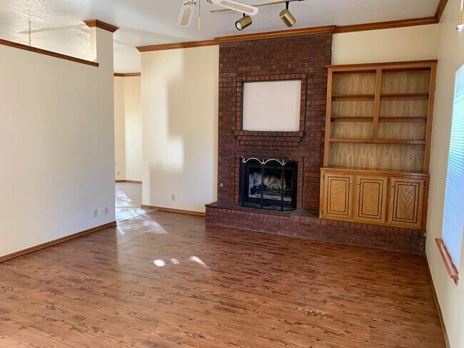 Foto del edificio - 3 br, 2 bath House - 3421 Grassland Drive